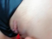 LA ESPOSA DE MI AMIGO ESTA ENTRENANDO ACROBACIAS EN TELA, LA MASTURBO Y ME PIDE FOLLAR DURO MAÑANA. 5/16