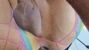 Sentí esta polla profundamente en mi culo que vote mi esperma