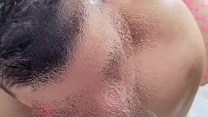 Esta polla apenas en mi garganta