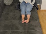 Masturbieren Couch Jeans zittern Zucken stöhnen multiple Orgasmen Kitzler reiben ich komme 14/16