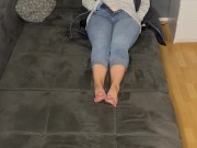 Masturbieren Couch Jeans zittern Zucken stöhnen multiple Orgasmen Kitzler reiben ich komme 15/16