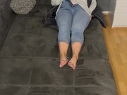 Masturbieren Couch Jeans zittern Zucken stöhnen multiple Orgasmen Kitzler reiben ich komme 16/16