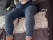 Selbstbefriedigung Bett multiple Orgasmen Fingern Klitoris feucht stöhnen zittern komme mehrmals 10/16