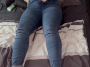 Selbstbefriedigung Bett multiple Orgasmen Fingern Klitoris feucht stöhnen zittern komme mehrmals 12/16