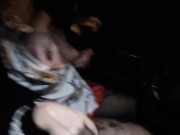 Milf esibizionista chiede informazioni per strada 14/16