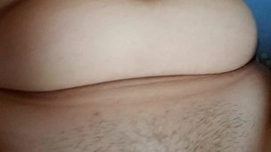 Sexo incontrolável com dildo gigante: prazer além dos limites