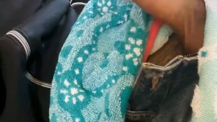 Lleno de semen la toalla de mi tia