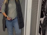 Selbstbefriedigung stehen Jeans ich komme zweimal multiple Orgasmen Klitoris satisfyer feucht geil 11/16