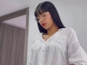 AGENTE INMOBILIARIA! Le come el coño hasta chorrearlo a escondidas de su novia 1/16