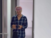 AGENTE INMOBILIARIA! Le come el coño hasta chorrearlo a escondidas de su novia 16/16