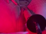 Culona en medias rosas masturbandose con diodos vaginal y anal 12/16