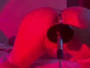 Culona en medias rosas masturbandose con diodos vaginal y anal 9/16