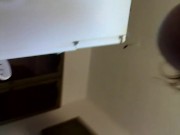 Parlo al telefono con la mamma mentre il porcone mi stuzzica la figa