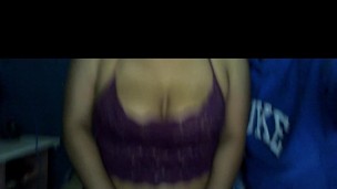 Timida mostrando mi cuerpo y mis lindas tetas enormes!