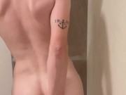 Disfrutando un ratito en la ducha 6/16