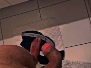 Quel bonne branlette après la douche 6/16