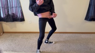 Jerking Off in Leggings & Converse CUM ON FLOOR