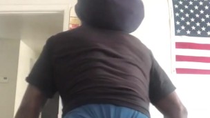 👋🏽Sexy Black American Boyy CUM see him lapdance for you.