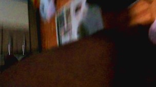 Hace que le chupe su vergota