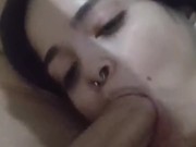 Esposa submissa Debora Prado faz boquete todo dia a noite antes de ir pra cama 1/16