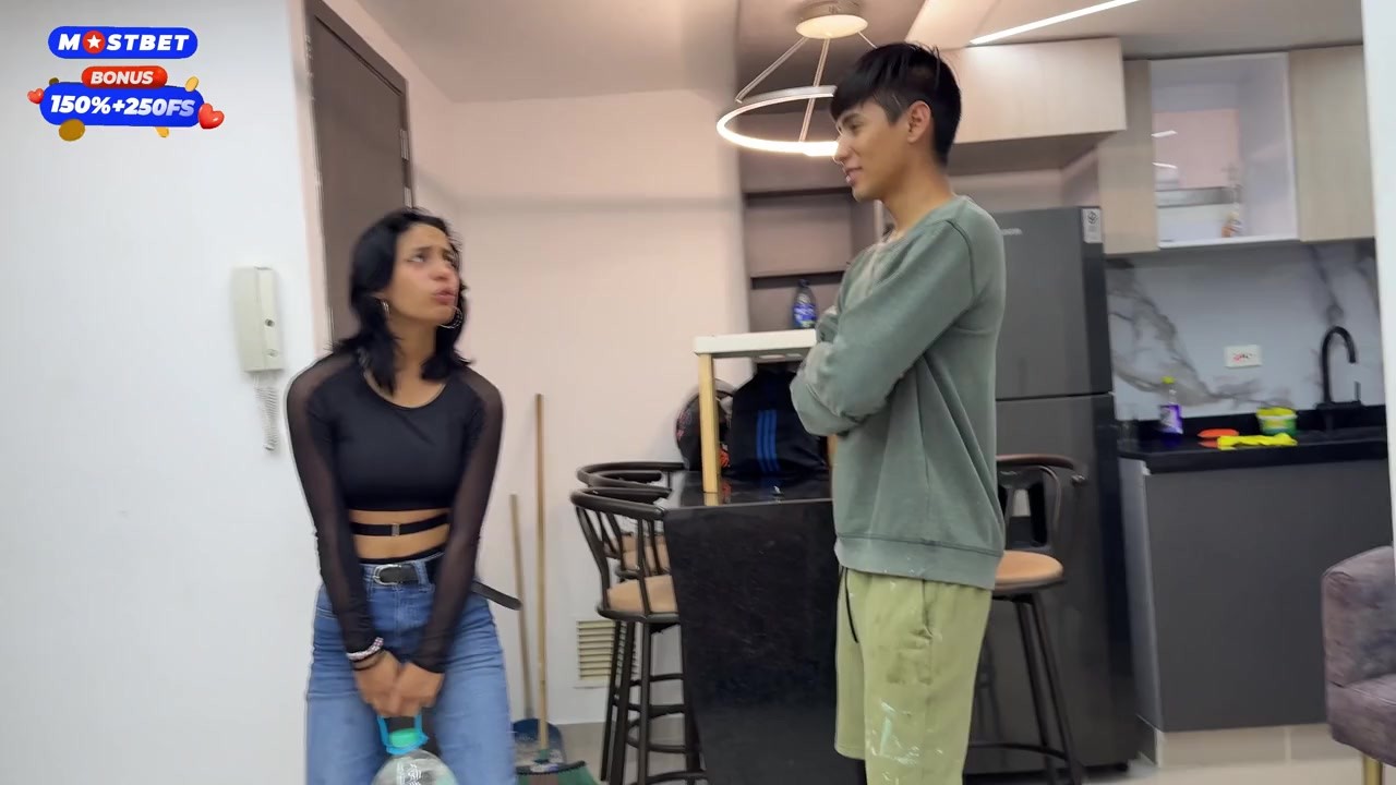 Cute unknown girl asks me for help with her motorcycle and I do some maintenance on her tight pussy. - Free Sex Video - RedTube