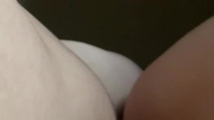 Escondidos en el Altillo mi hermanastro me acosa - Family Ilusion