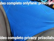 Rabuda gostosa se exibindo na rua 1/16