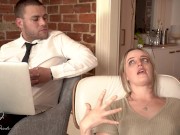 ¡El terapeuta James Colt folla y creampies Charlie Forde!