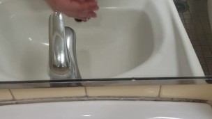 Pissing in the sink🚰