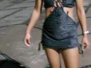 Em público e sem calcinha adoro mostrar  bunda buceta e pagar peitinho 5/16