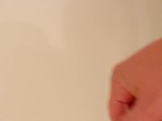 Après 8h de travail trop fatigué pour bander mais pas assez pour jouir 16/16