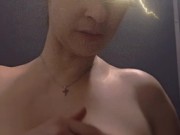 Whatsapp masturbation mutuelle depuis les chiottes d'une discothèque 8/16