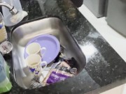 Me follo a mi COMADRE infiel en SECRETO mientras mi compa se está bañando ok