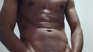 Amaneci caliente y preparando la verga para la accion