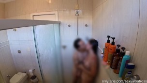 Brasileira Safada Seduz Japonês da Academia para o Chuveiro- AMWF- SexyAlbatross