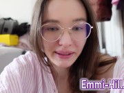 Sexy Skinny Teen beating her huge Labia Pussy till she squirts on the mirror 16/16