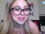 Thick Amateur Teen College Girl Has Fun Playing With Her Pussy 15/16