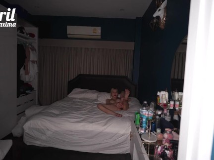 SNEAKY GOONING OVER STEP SIS – She Used My CUM as Lube Until She SQUIRTED 💦😈