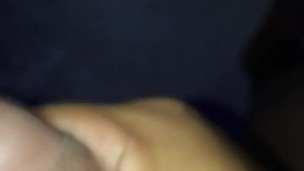 Pajeando mi pene de 13 cm mientras los vecinos follan