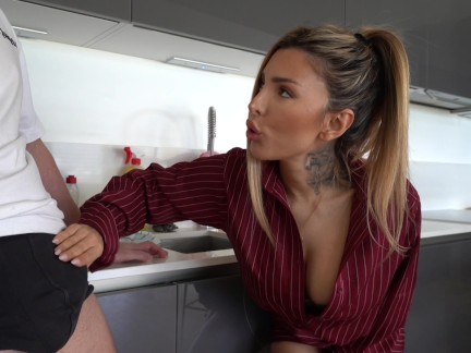 AMATORIALE ITALIANO - figliastro cornuto consolato dal culo della sua stepmom Tami Tsunami ( anal ) thumbnail