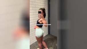 18yo TikTok Cunt’s Pussy Explodes Juice In Workout Oops!