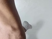 La esposa de mi mejor amigo viene a mi casa a recibir una buena dosis de sexo oral, queda bien mojad 14/16