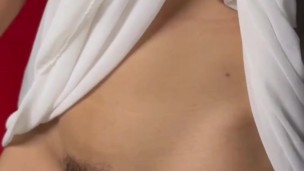 Explosão de prazer: masturbação intensa com dildo