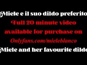 BIONDA dal CULO GROSSO si masturba NEL BOSCO CON UN PLUG ANALE - Miele Blanco Amateur 5/16