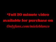 BIONDA dal CULO GROSSO si masturba NEL BOSCO CON UN PLUG ANALE - Miele Blanco Amateur 7/16