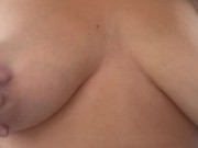 Lubrico mis tetas para un rico masaje 7/16