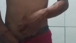Fui viajar e acabei sentindo tesão na hora errada