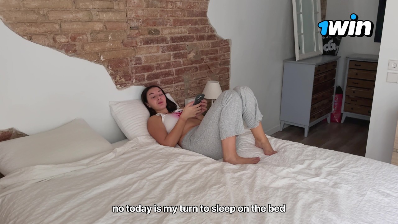 Sharing Bed With Step Sis And Jerk Off On Her Big Ass But She Caught Me And We Fuck - Family Therapy - Free Sex Video - RedTube
