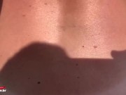 O corno cuckold me levou para o mato e me fodeu em público 12/16