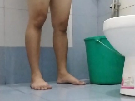 Part I Nakakalibog na brief ni daddy habang ngjajakol